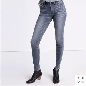 Madewell 9” High rise skinny size 24
